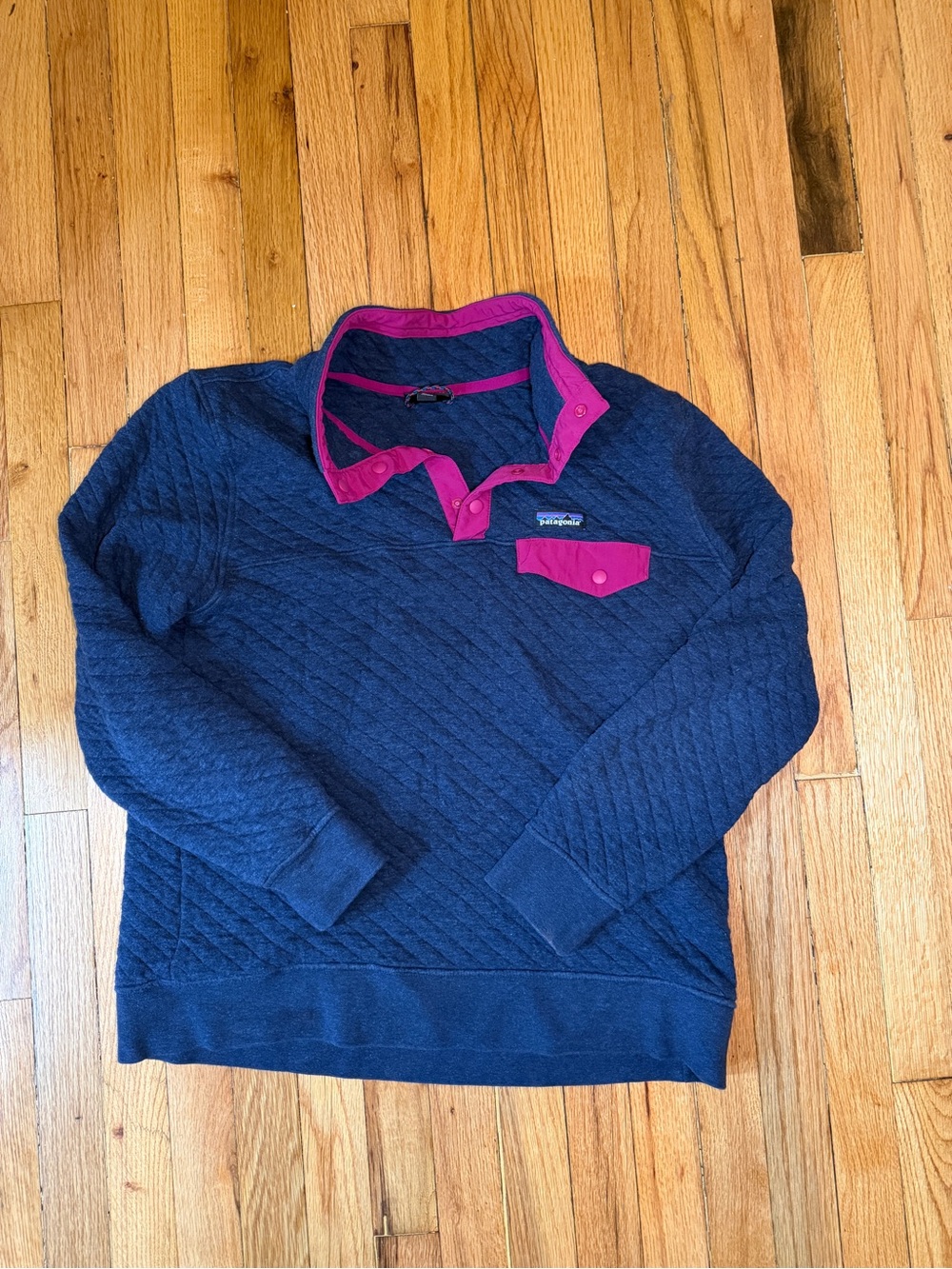 Patagonia Women’s Organic Cotton Navy Quilted Pullover Sweater with Magenta Trim